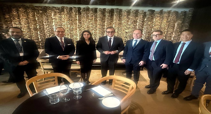 وزير الصحة يشارك فى مائدة مستديرة حول النهوض بصحة المرأة والتصدى للأمراض غير المعدية