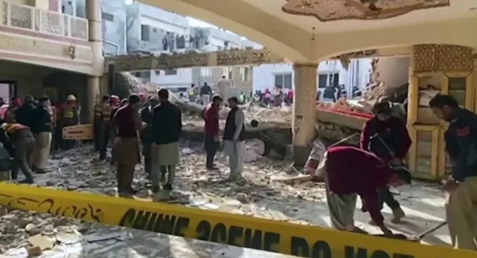 مقتل 15 شرطياً وإصابة آخرين فى هجوم انتحارى بإقليم “خيبر بختونخوا” الباكستانى