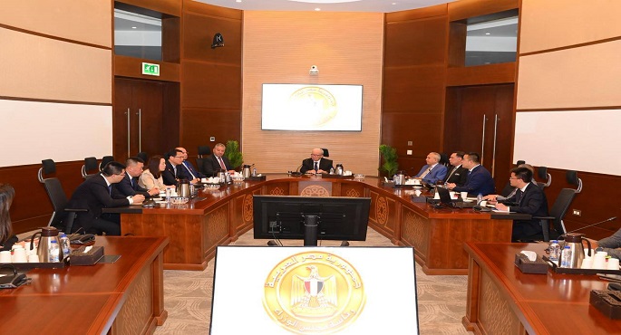 نائب رئيس الوزراء يبحث مع وفد صينى تعزيز الاستثمارات فى الموانئ والمنطقة الاقتصادية لقناة السويس