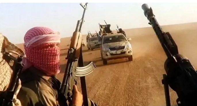 مقتل عنصر من داعش حاول تفجير نفسه قرب مقر عسكرى فى سوريا