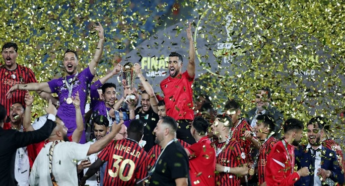 اتحاد العاصمة الجزائرى يتوج بطلًا لكأس الكونفدرالية بعد فوزه على الزمالك فى استاد القاهرة