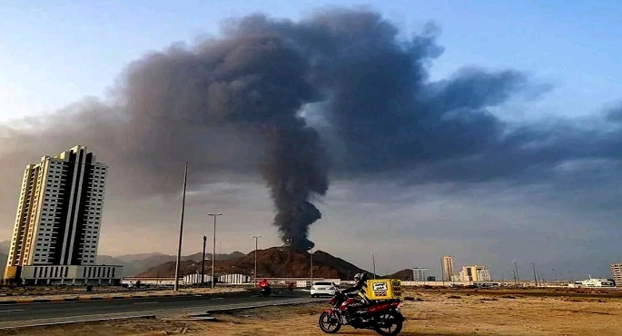 واشنطن بوست: هجمات هرمز والخليج أمس تُعيد التوتر وشبح الحرب