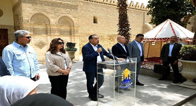 مدبولى يوجه بتنظيم فعاليات أسبوعية بـ”شارع الفن” لدعم الفنانين والترويج للسياحة