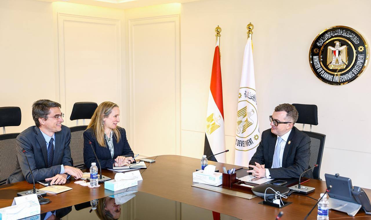 وزير التخطيط يلتقى المدير الإقليمى للبنية التحتية بالبنك الدولى لبحث “التمويل المبتكر”