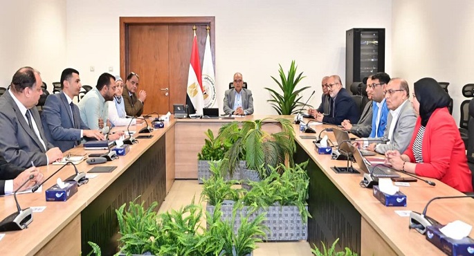 وزير الرى يتابع مجهودات حماية الشواطئ وتكريك مصب فرع رشيد ومصب مصرف جمصة