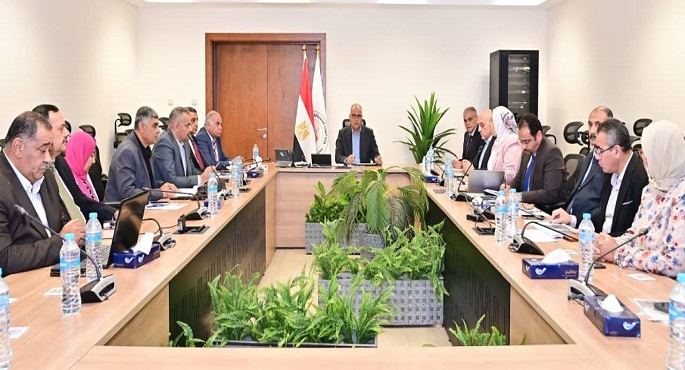 وزير الرى يتابع حالة المنظومة المائية بمحافظة البحيرة