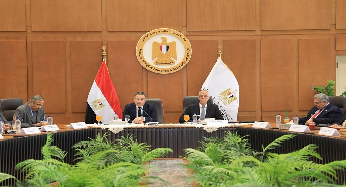 وزير التعليم العالى: استمرار تطوير البرامج الدراسية وفقًا لاحتياجات سوق العمل