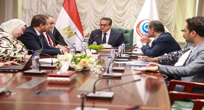 وزير الصحة يبحث مع رئيس مركز باراكير لطب العيون إنشاء فرع بالقاهرة وتعزيز التعاون الطبى