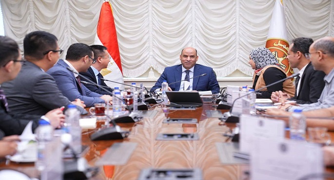 وزير العمل يبحث مع وفد "هواوى مصر" تعزيز التعاون فى مجالات التحول الرقمى وتنمية الكوادر البشرية