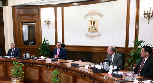 رئيس الوزراء يتابع عددًا من ملفات العمل المشتركة بين وزارتى الرى والإسكان