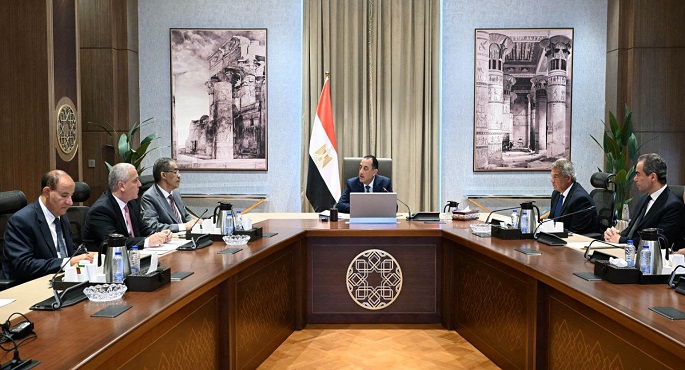 رئيس الوزراء يعقد اجتماعا لمتابعة تنفيذ تكليفات الرئيس بشأن الإعلام
