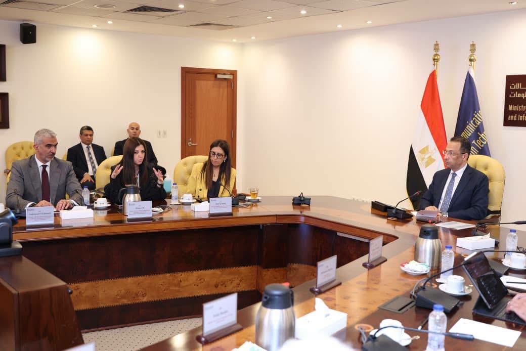 وزير الاتصالات