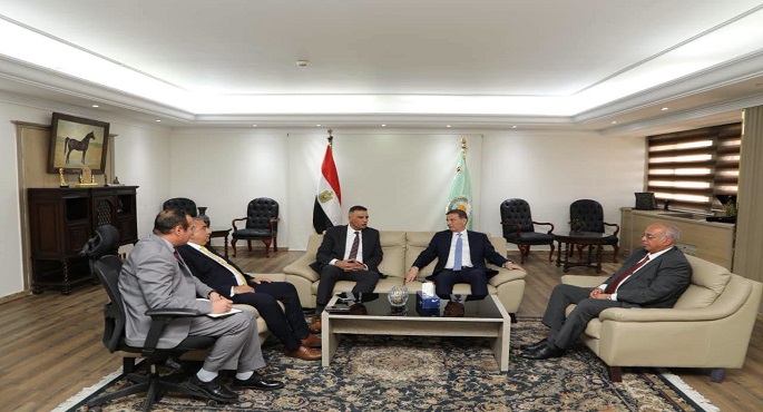 وزير الزراعة يبحث مع محافظ جنوب سيناء التوسع فى زراعات النخيل والزيتون