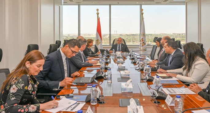 وزير الاستثمار يؤكد تعزيز التعاون مع "بنك أوف نيويورك" لتطوير أدوات التمويل الدولية