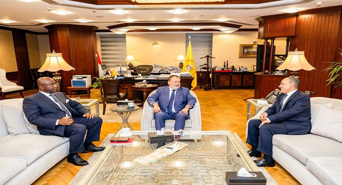 محافظ البنك المركزى ووزير الخارجية ورئيس البنك الإفريقى للتصدير والاستيراد يبحثون تحضيرات عقد منتدى إفريقيا للأعمال