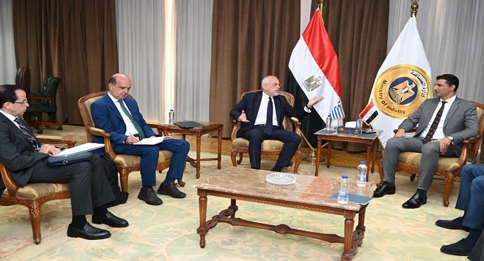 وزير الصناعة: نستهدف تحويل مصر لمركز إقليمى للتصنيع والتصدير.. وتعزيز الشراكة مع اليونان لجذب الاستثمارات