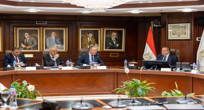 محافظ البنك المركزى يبحث مع وزير التعليم العالى إطلاق المرحلة الثانية من "منحة علماء المستقبل"
