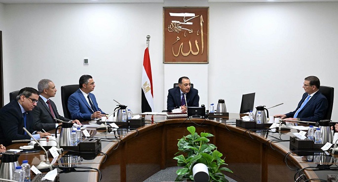 رئيس الوزراء يتابع جهود توافر المخزون الاستراتيجى من السلع والمنتجات الأساسية