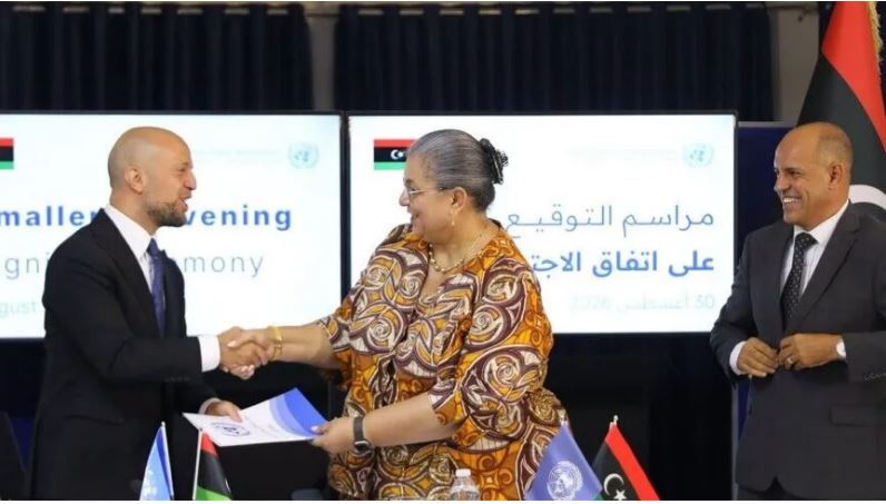 سلطات شرق وغرب ليبيا توقع على اتفاق يمهد الطريق نحو إجراء انتخابات