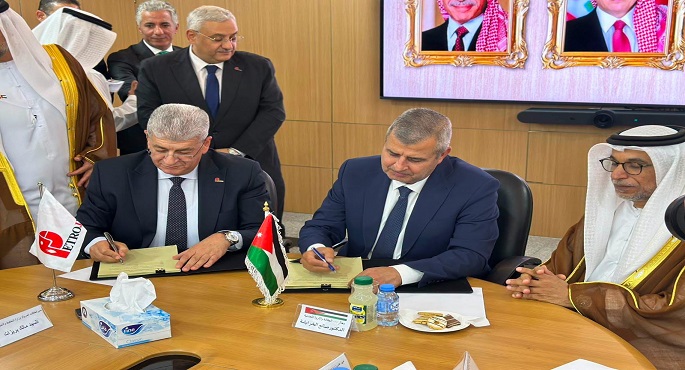 البترول: "بتروجيت" تفوز بمشروع توصيل الغاز الطبيعى لمنطقة الموقر الصناعية بالأردن