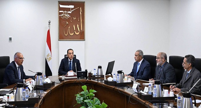 رئيس الوزراء يتابع جهود الدولة لحماية الشواطئ ومخطط استعادة شواطئ الإسكندرية
