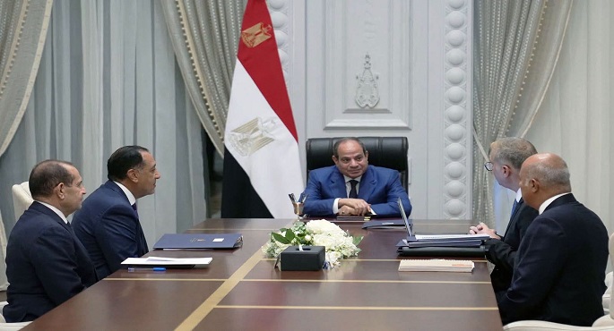الرئيس السيسى يتابع توافر الاحتياطى الاستراتيجي من المُنتجات البترولية والخطة المستقبلية لتوفير هذه المنتجات