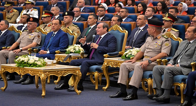الرئيس السيسى يشهد حفل تخرج الدورة (6) للجهات والهيئات القضائية من الأكاديمية العسكرية المصرية