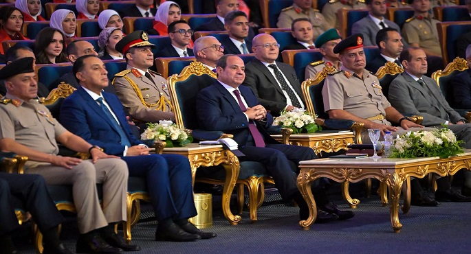 بالفيديو..الرئيس السيسى يشهد حفل تخرج الدورة (6) للجهات والهيئات القضائية من الأكاديمية العسكرية المصرية