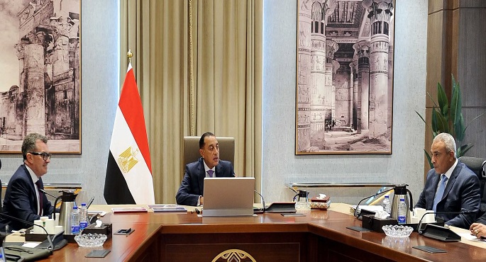 رئيس الوزراء يتابع مع وزير التخطيط والتنمية الاقتصادية تطورات الاقتصاد المصرى وتنفيذ الخطة الاستثمارية