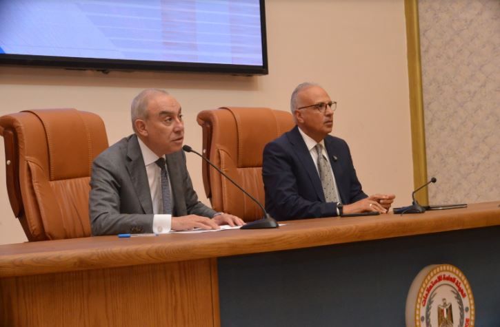 خلال جلسة مع المراسلين الأجانب.. وزير الري يستعرض بالأرقام حقيقة الوضع المائي في مصر وحوض النيل
