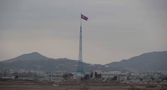 كوريا الجنوبية تطالب جارتها الشمالية بوقف أعمال التحصين على الحدود