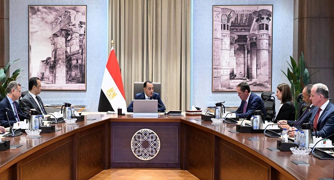 رئيس الوزراء يبحث مع رئيس مجلس الإدارة والرئيس التنفيذى لشركة "سيسكو" تعزيز التعاون فى مجالات تكنولوجيا المعلومات والاتصالات