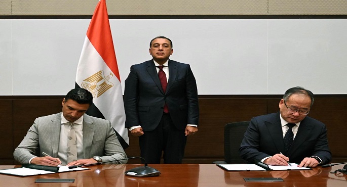 رئيس الوزراء يشهد توقيع مذكرة تفاهم بين وزارة الصناعة ومجموعة «لينج لونج» الصينية