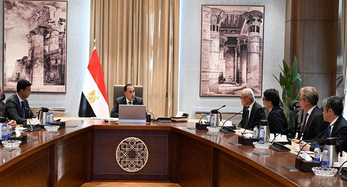 رئيس الوزراء يلتقى الرئيس والمدير التنفيذي لـ”تويوتا تسوشو” اليابانية ويؤكد أن قطاعا السيارات والطاقة النظيفة والمتجددة ضمن أولويات الحكومة