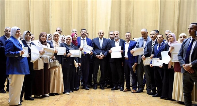وزير التعليم يكرم مديرى المدارس المتميزة على مستوى الجمهورية تقديرًا لجهودهم فى الارتقاء بالعملية التعليمية