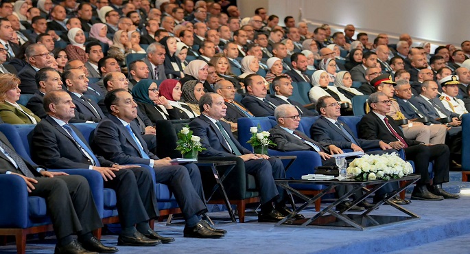 الرئيس السيسى خلال جلسة “مسيرة الطاقة المصرية”: الدولة تتحمل الجزء الأكبر من تكلفة الطاقة