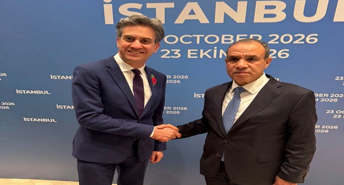 وزير الخارجية يبحث مع وزير خارجية المملكة المتحدة مستجدات الأوضاع الإقليمية والجهود المبذولة لاحتواء التوتر