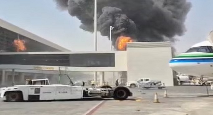 مطار الرياض سيظل مغلقا هذا الأسبوع مع إلغاء شركات طيران رحلاتها